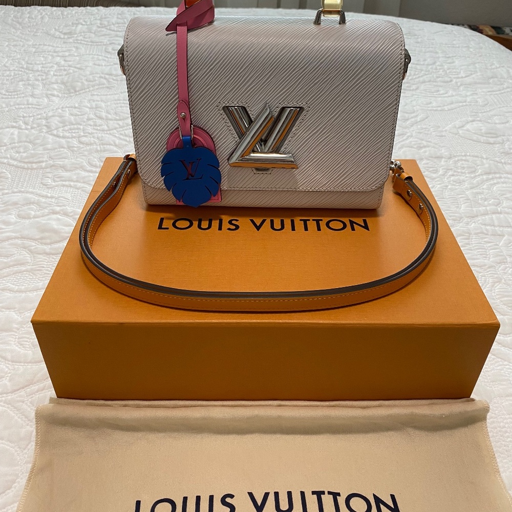Louis Vuitton Twist MM - M56132
